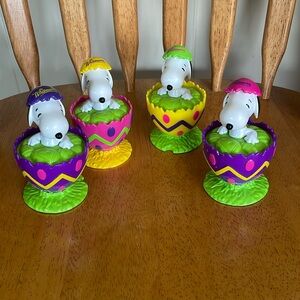 Whitman’s Peanuts - Snoopy Plastic Easter Egg Cup Decor (4)